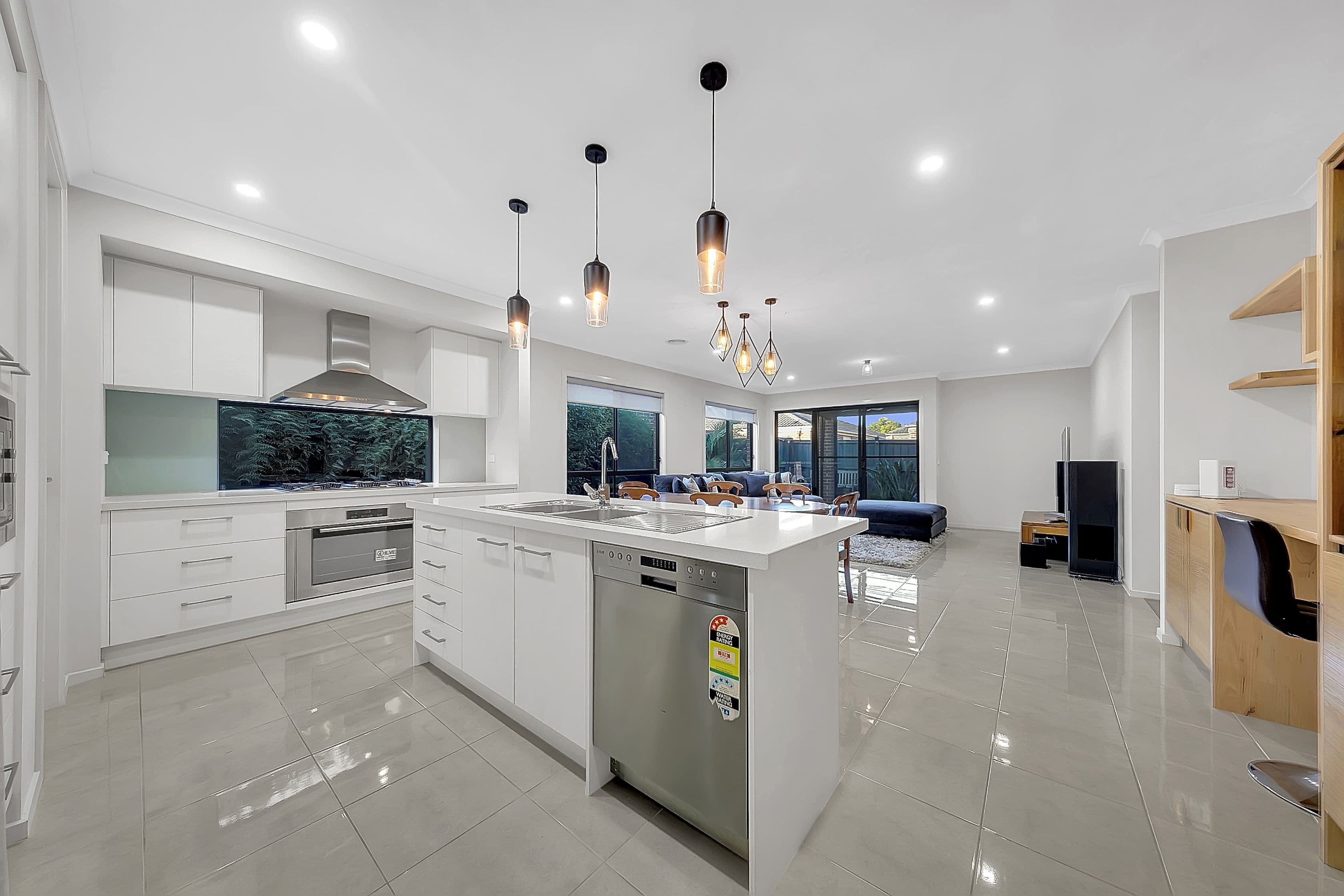 8 Raychelsbury Parade, Wollert VIC 3750, Wollert - Thumbnail 3