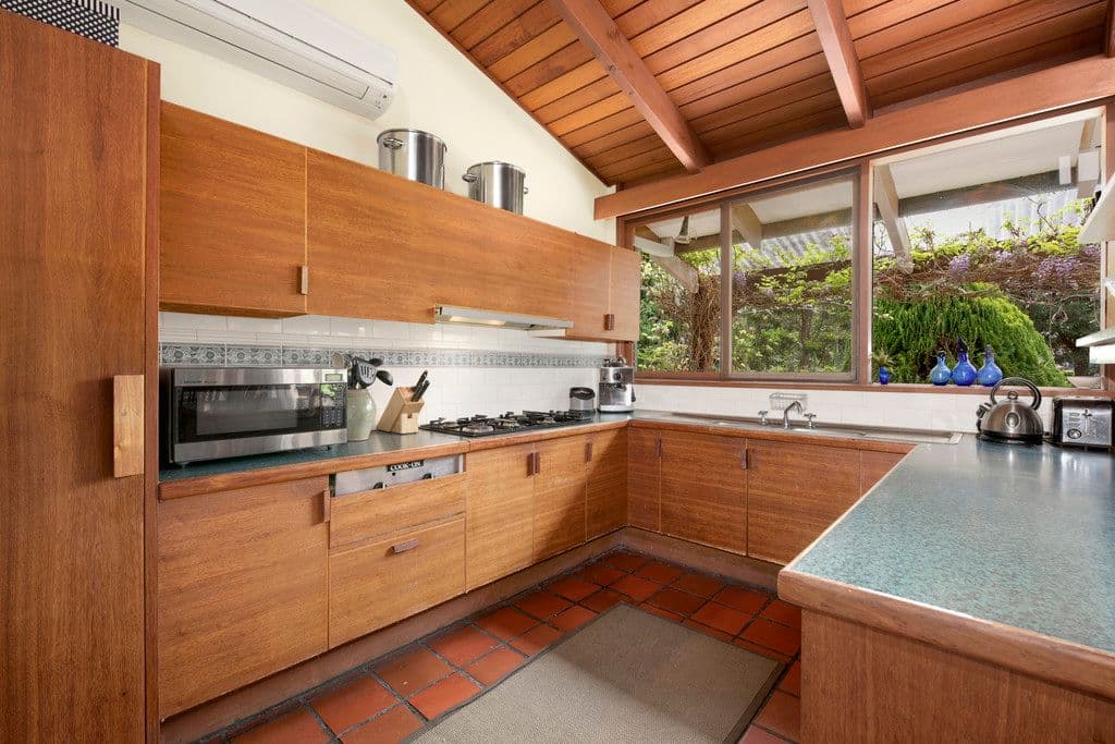 33 Sinclair Avenue, Templestowe Lower VIC 3107, Templestowe Lower - Thumbnail 4