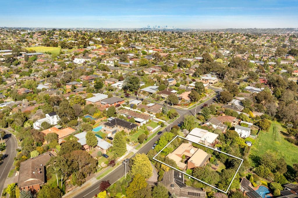 33 Sinclair Avenue, Templestowe Lower VIC 3107, Templestowe Lower - Thumbnail 8