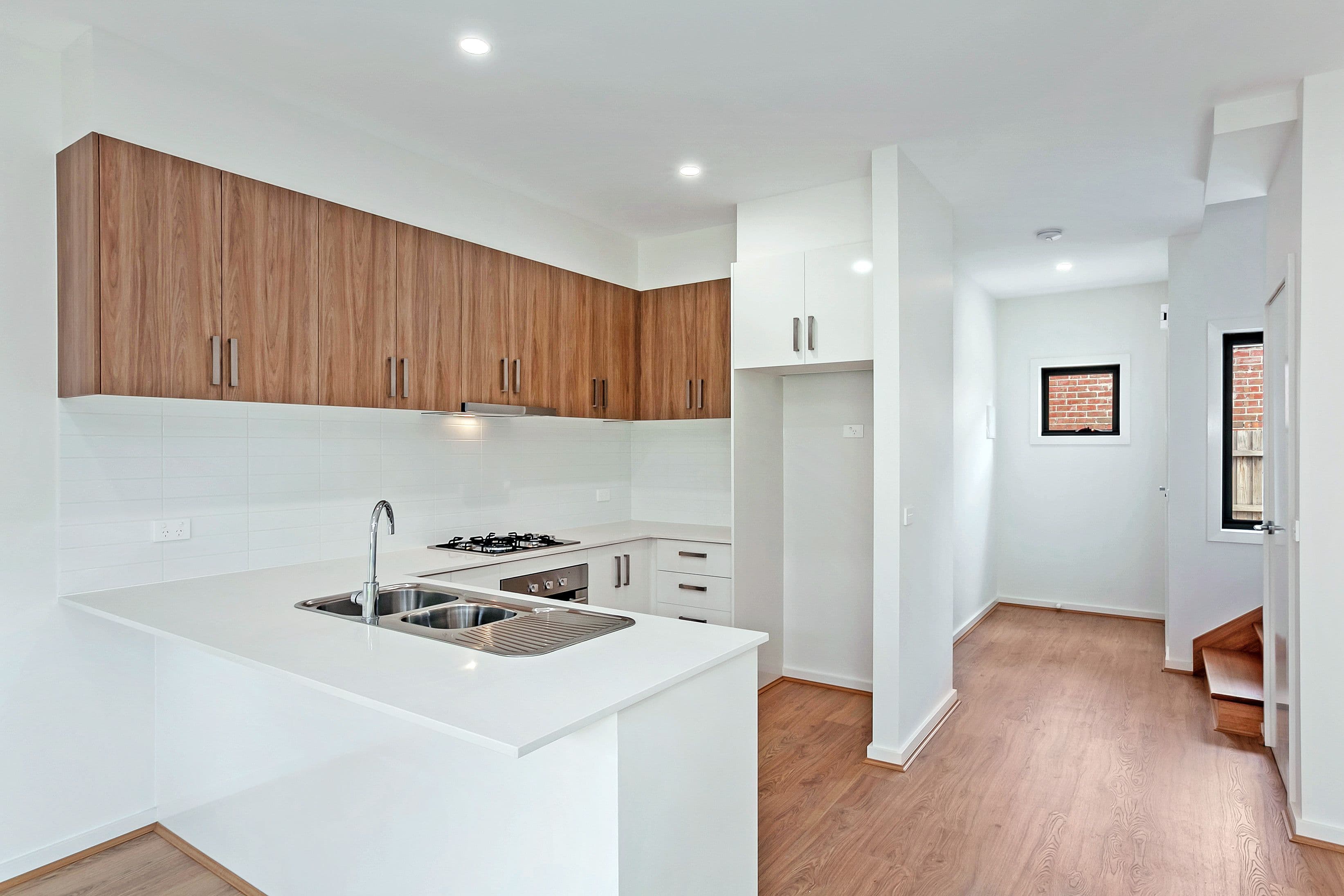 7 Dundee Street, Reservoir VIC 3073, Reservoir - Thumbnail 2