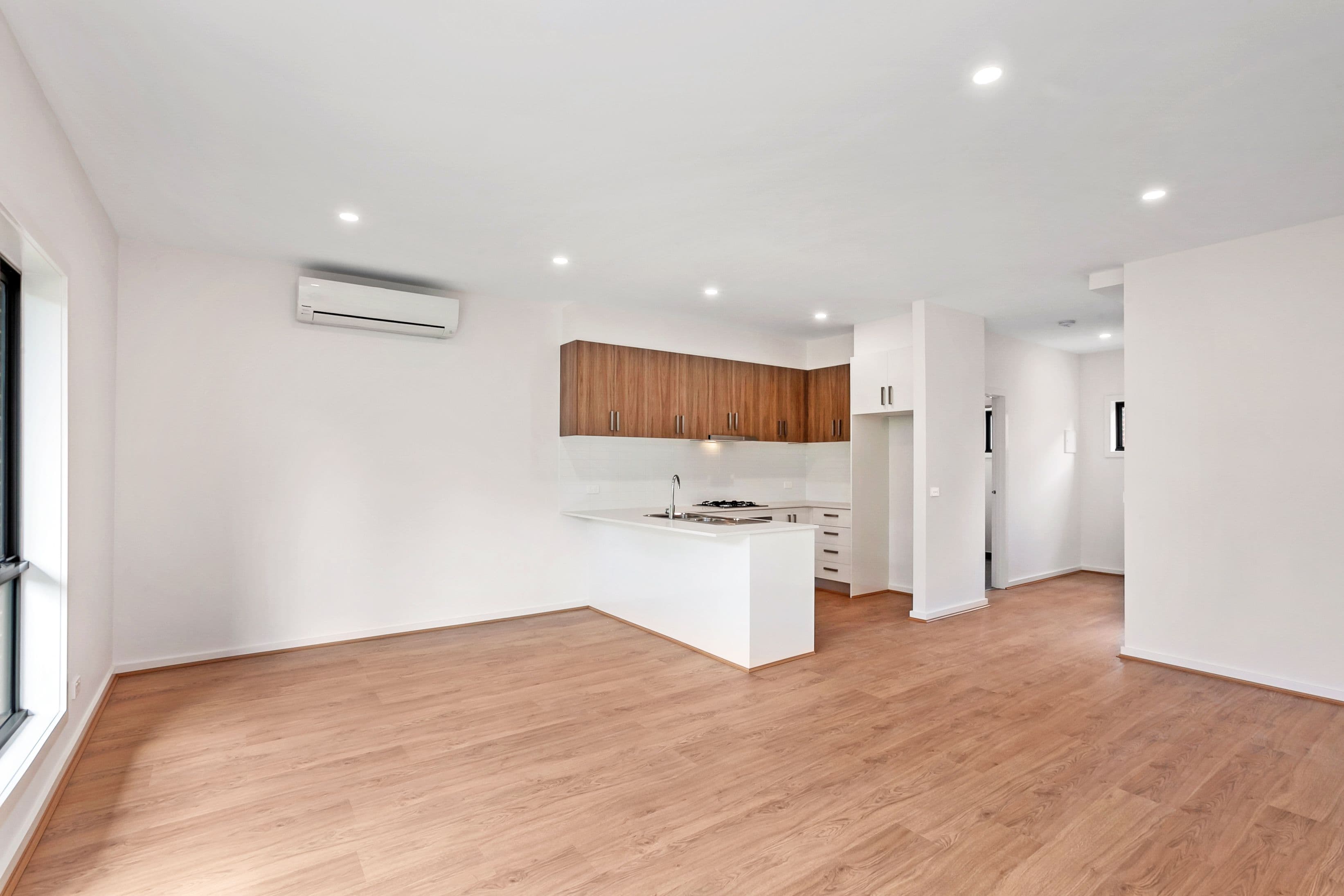 7 Dundee Street, Reservoir VIC 3073, Reservoir - Thumbnail 3