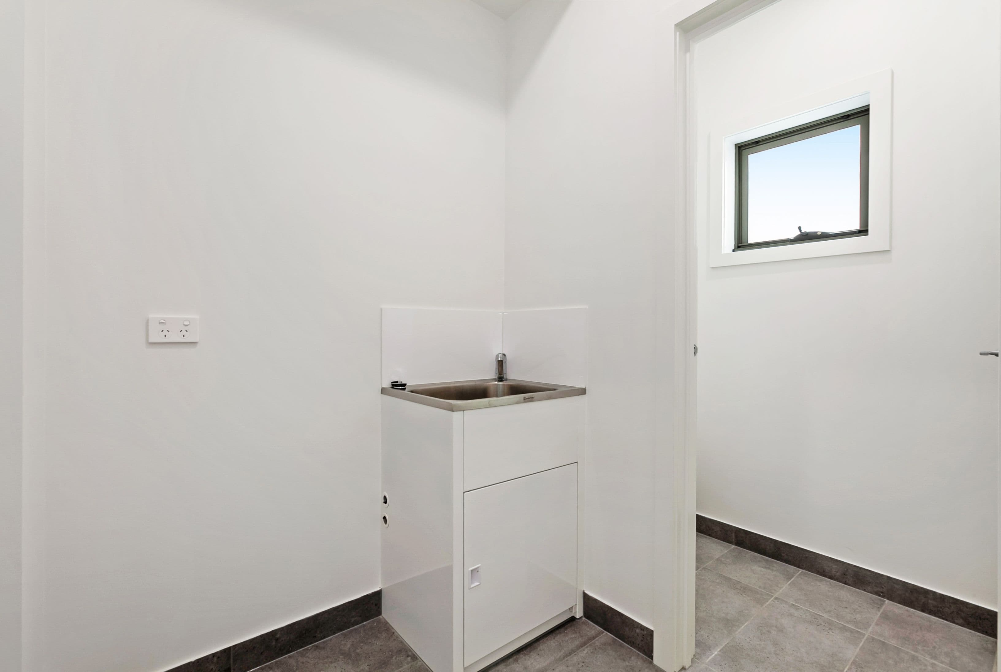 7 Dundee Street, Reservoir VIC 3073, Reservoir - Thumbnail 8