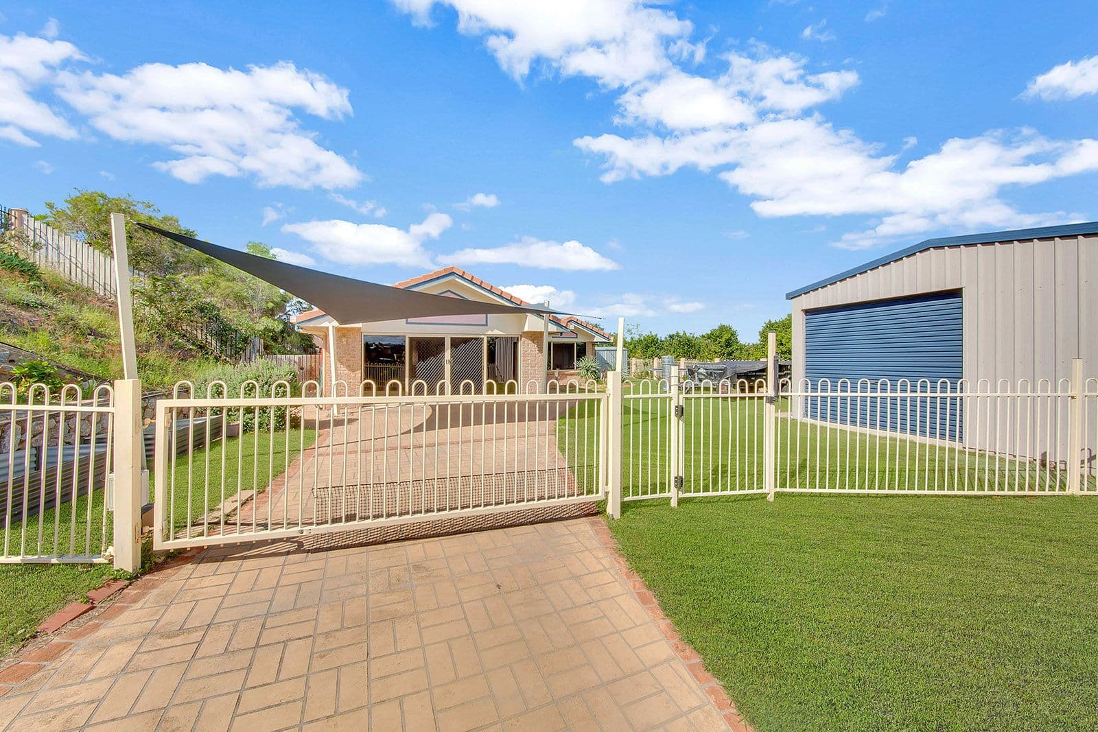 4 Forsyth Court, Tannum Sands QLD 4680, Tannum Sands - Thumbnail 2