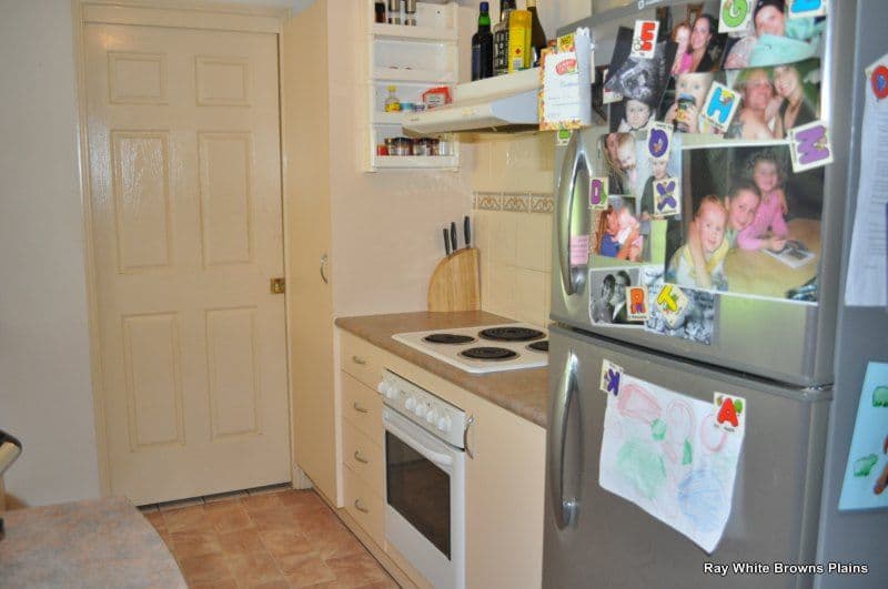 18 Park Close, HILLCREST QLD 4118, Hillcrest - Thumbnail 3