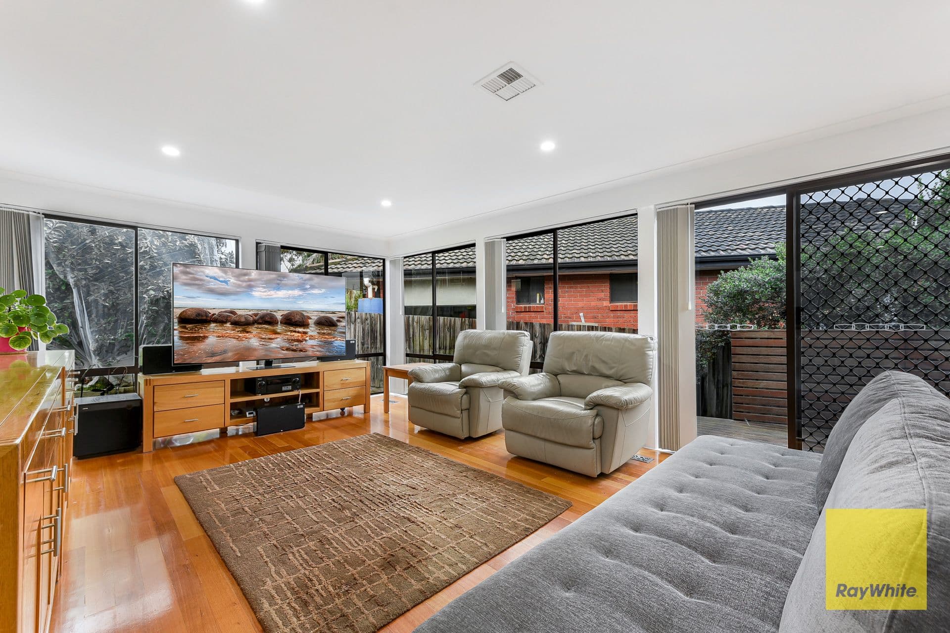 34 Skye Crescent, Endeavour Hills VIC 3802, Endeavour Hills - Thumbnail 3