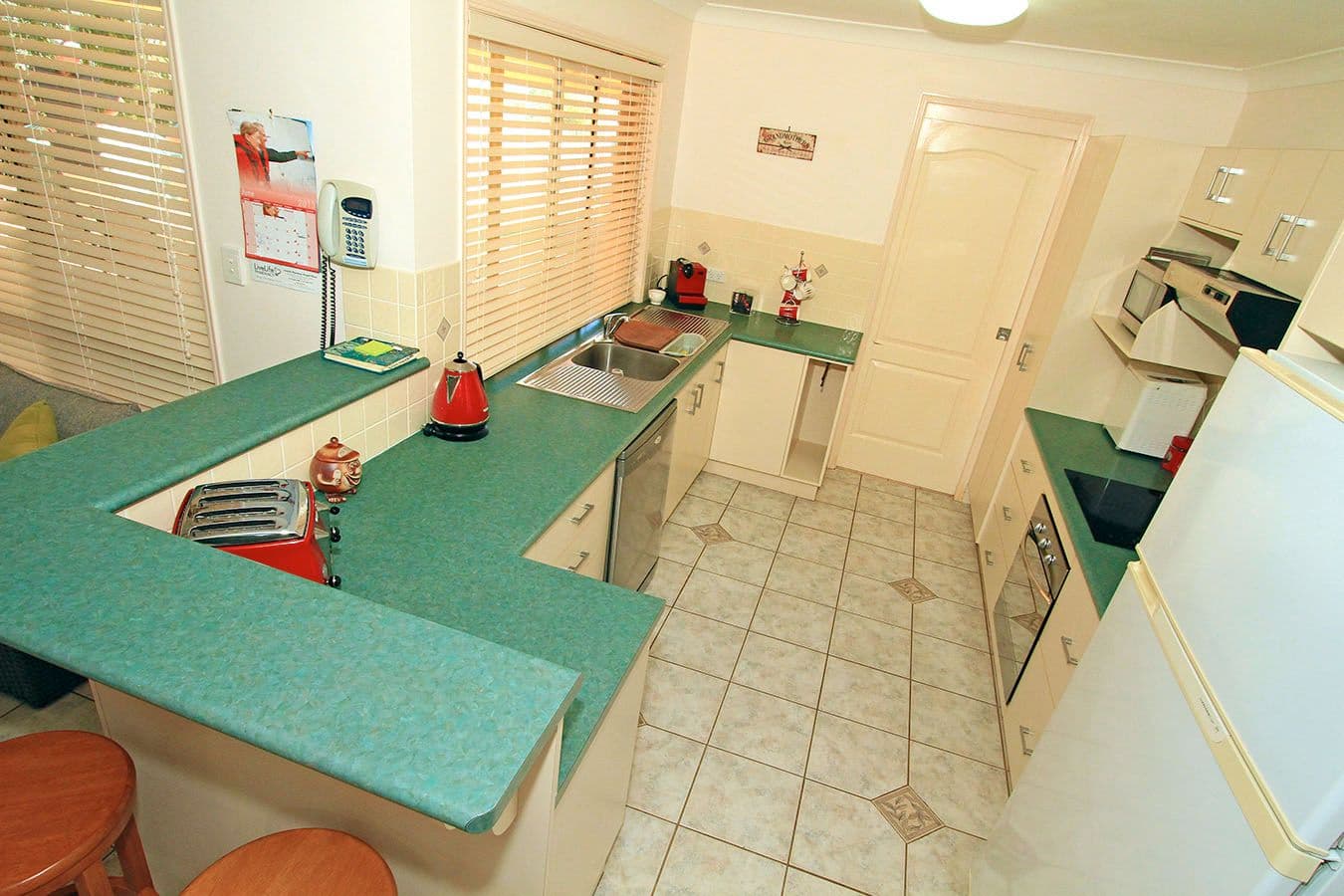 2 Callaghan Drive, TARANGANBA QLD 4703, Taranganba - Thumbnail 2
