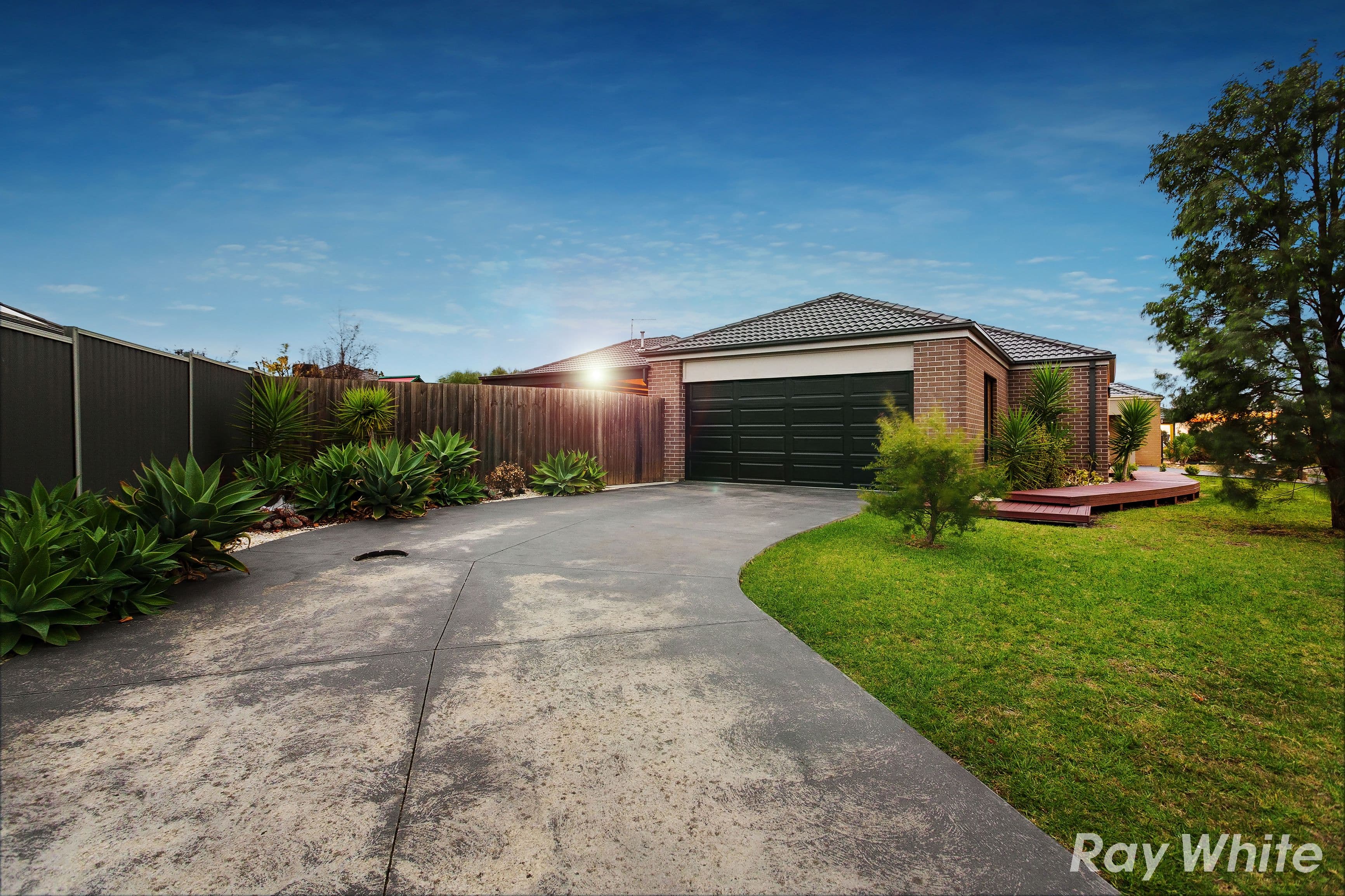 3 Greenway Drive, Pakenham VIC 3810, Pakenham - Thumbnail 2