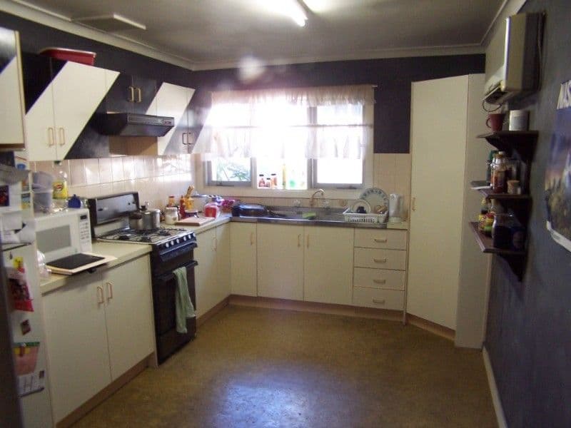 12 Oakland Avenue, CLOVERDALE WA 6105, Cloverdale - Thumbnail 4