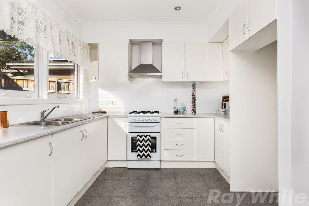 13 Moira Avenue, Ferntree Gully VIC 3156, Ferntree Gully - Thumbnail 2
