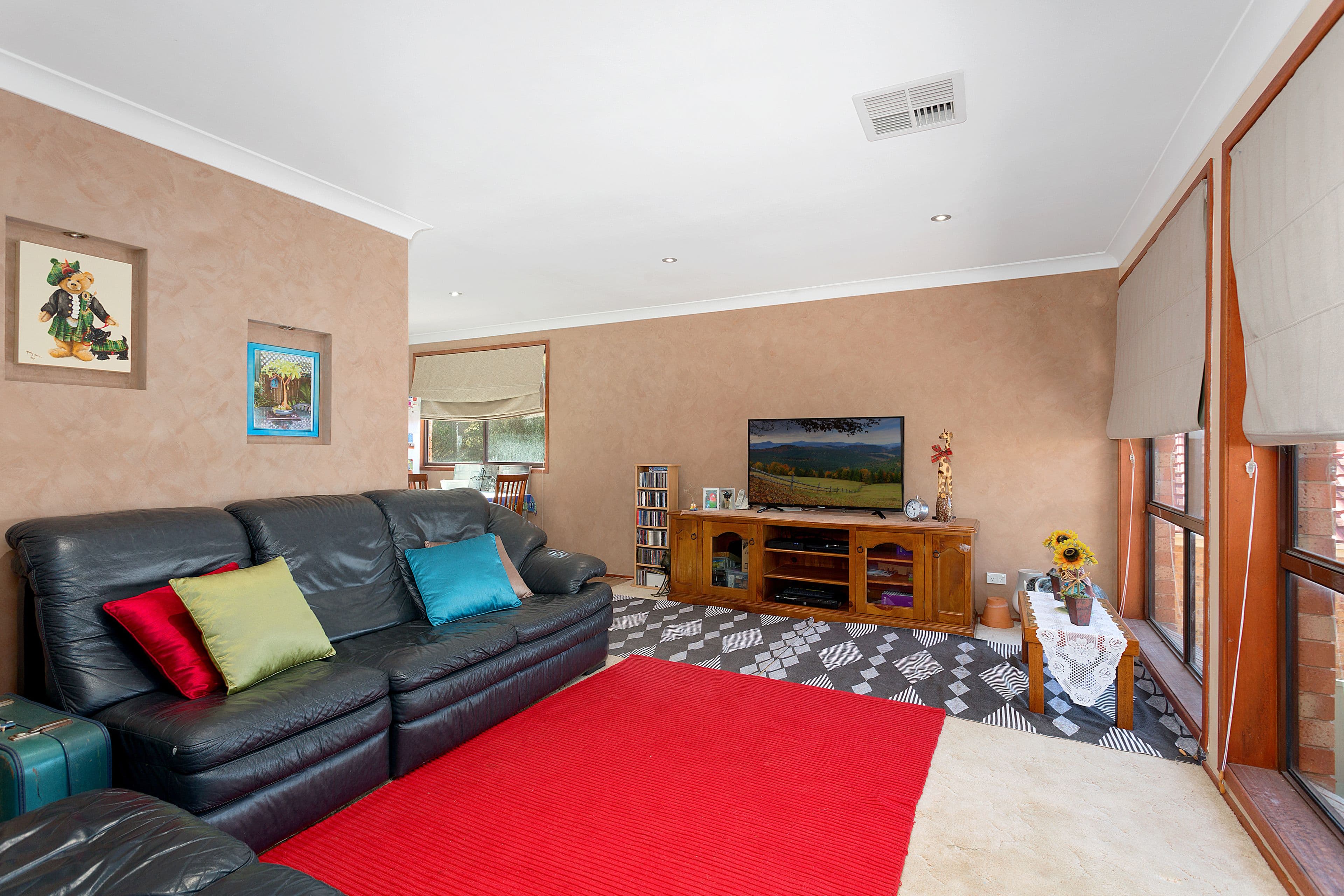 30 Columbia Street, Kearns - Thumbnail 2