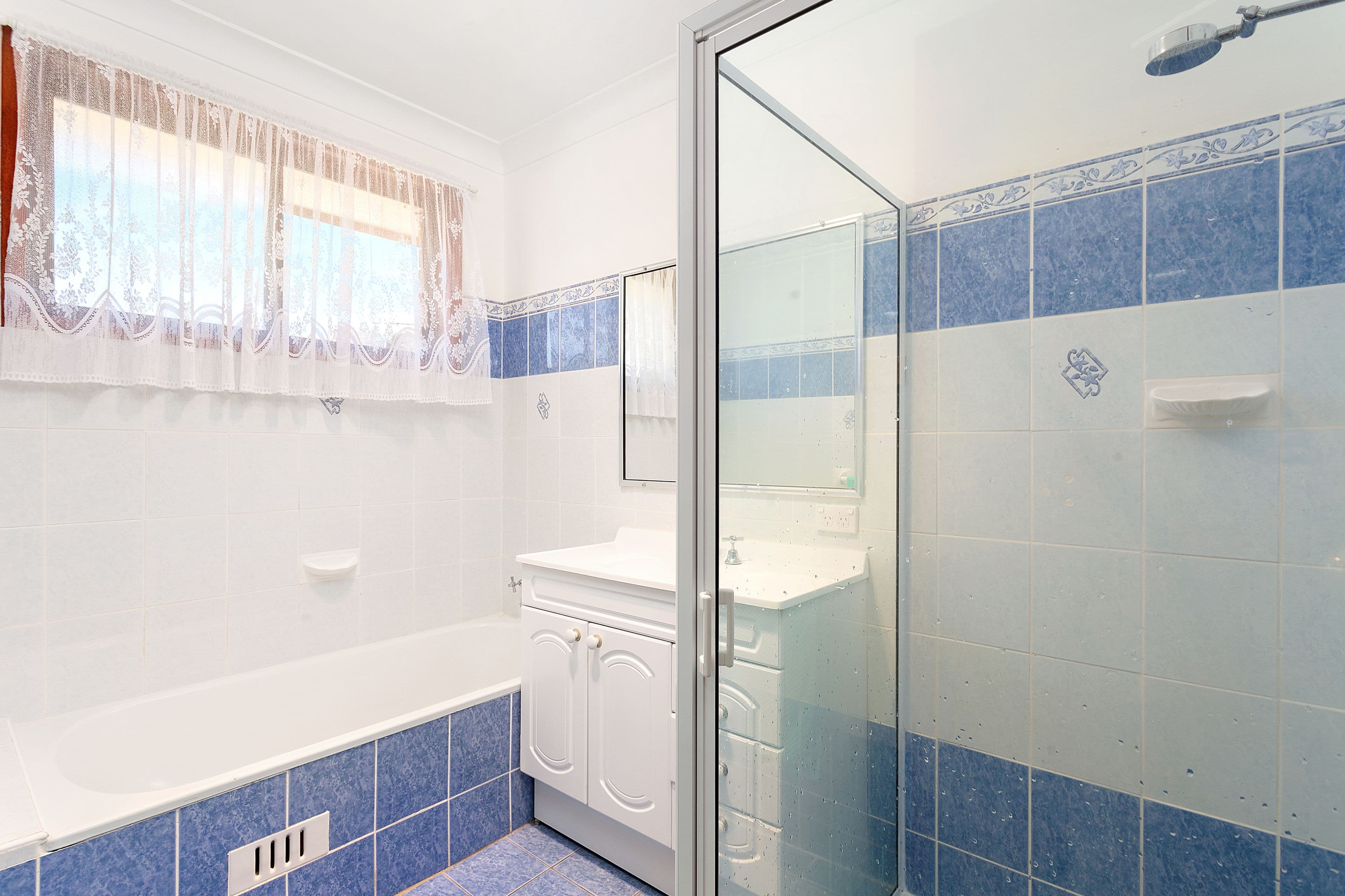 30 Columbia Street, Kearns - Thumbnail 5