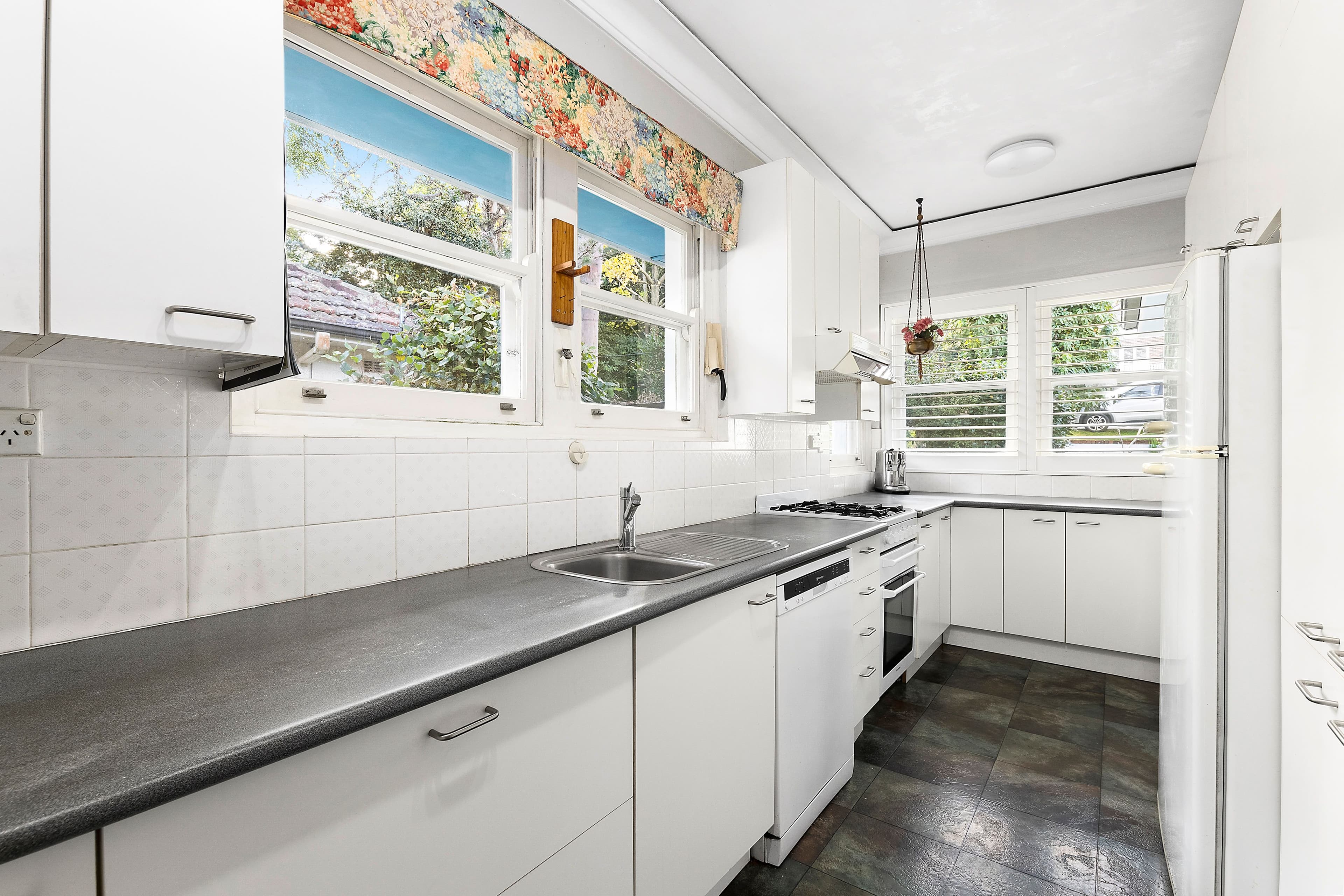 10 Inverallan Avenue, West Pymble NSW 2073, West Pymble - Thumbnail 4