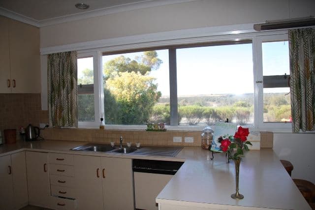 12964 Sturt Highway, WAIKERIE SA 5330, Waikerie - Thumbnail 4