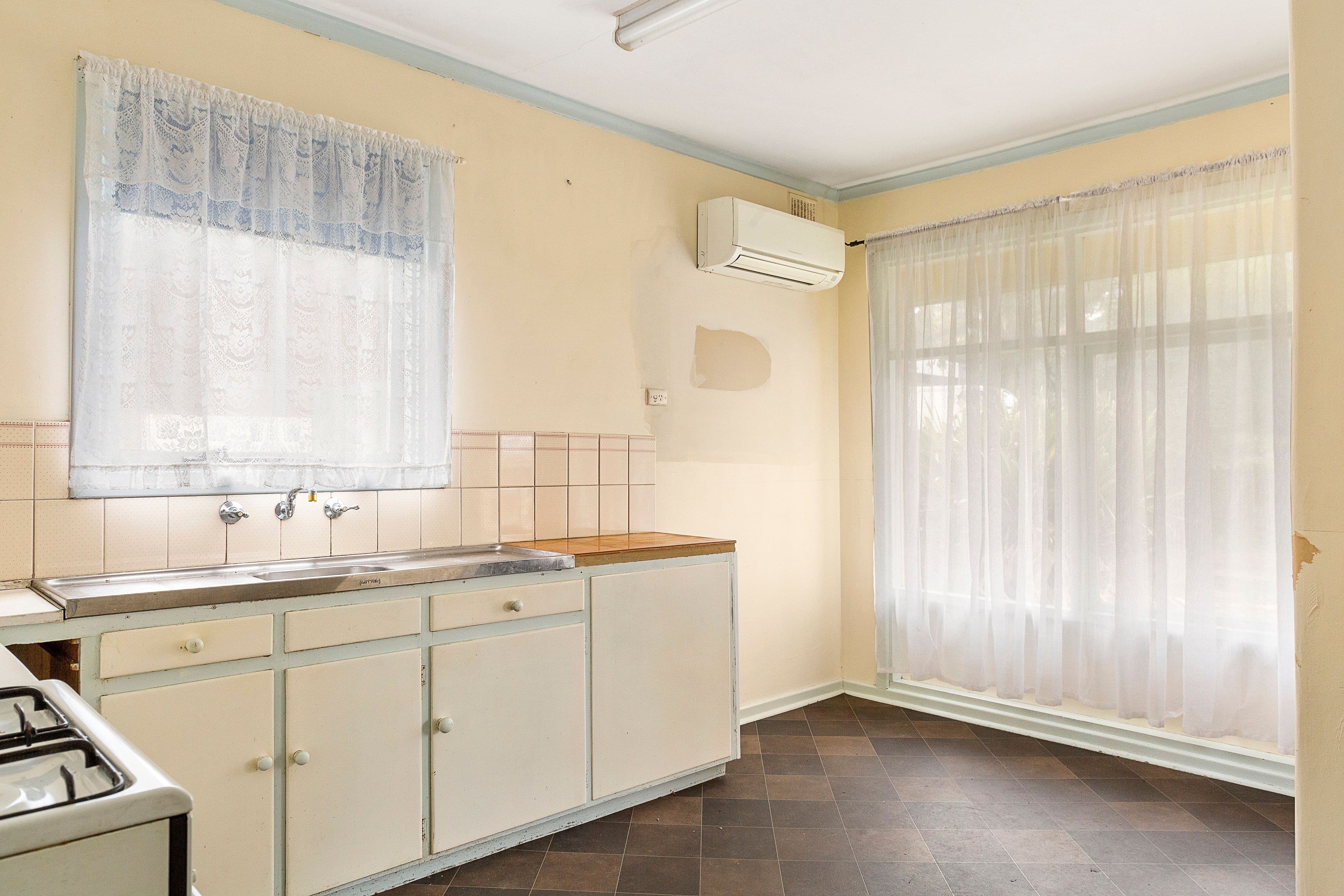 4 Gloucester Avenue, Redwood Park SA 5097, Redwood Park - Thumbnail 3