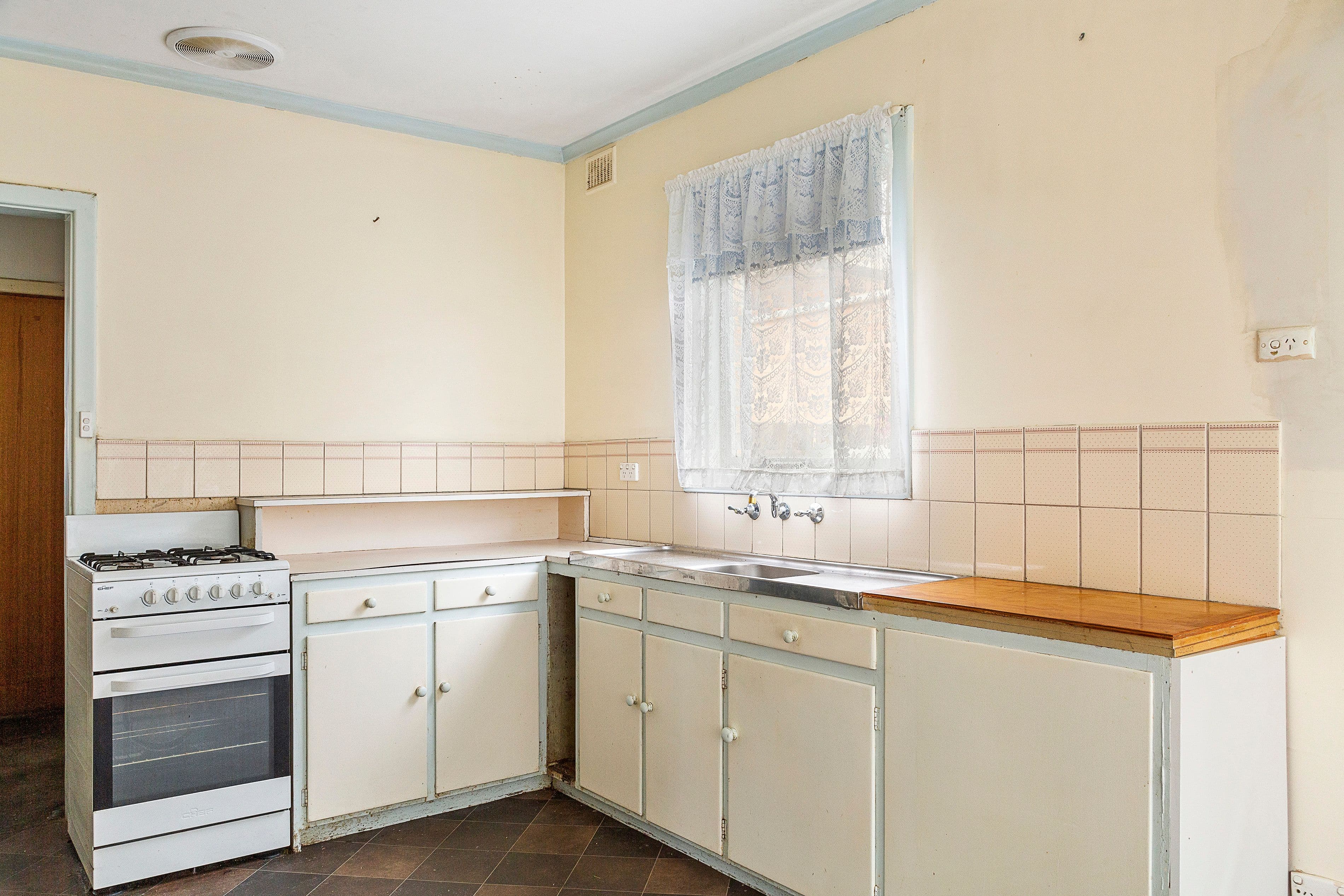 4 Gloucester Avenue, Redwood Park SA 5097, Redwood Park - Thumbnail 4