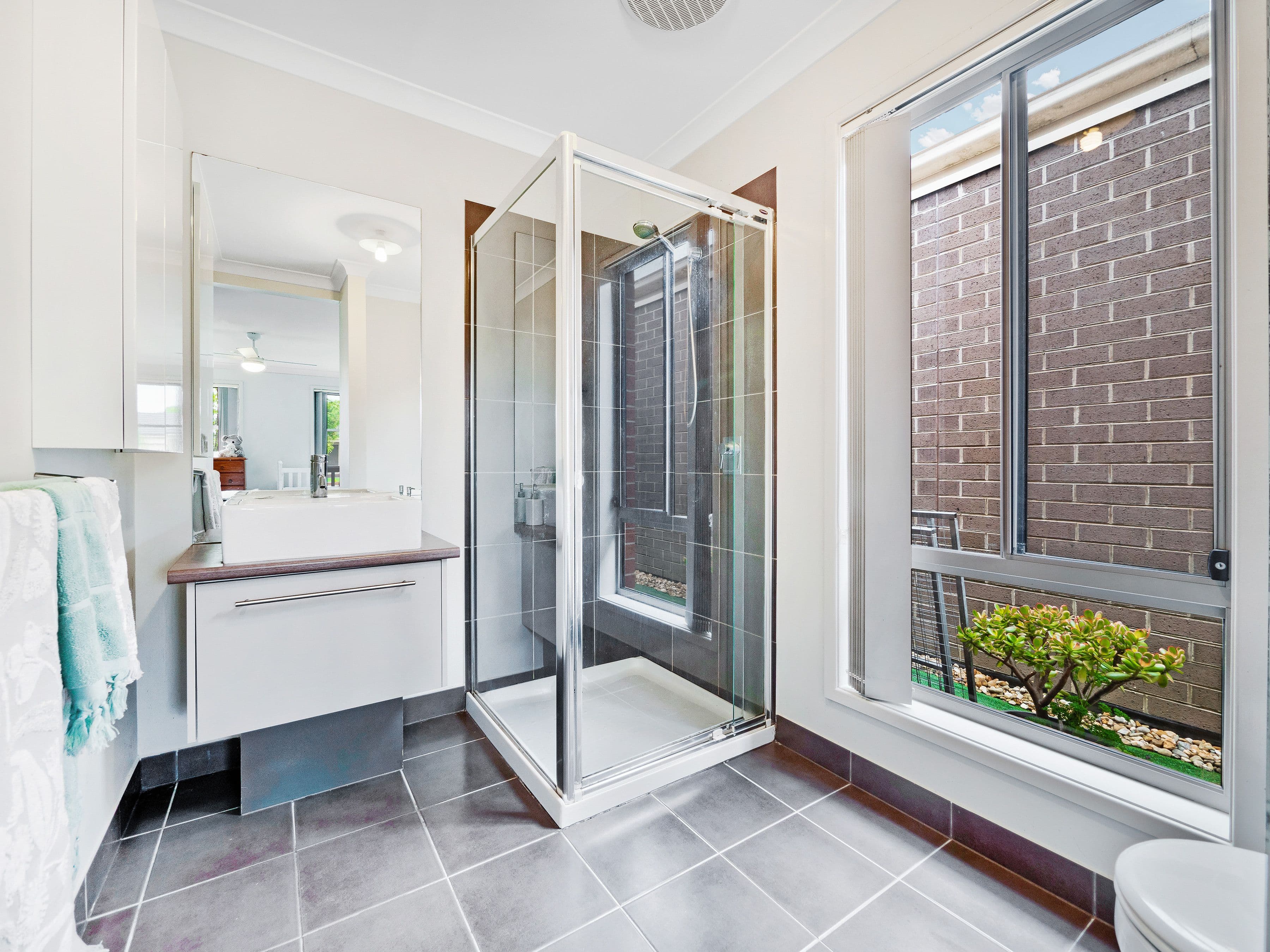 38 Thurvaston Crescent, Cranbourne East VIC 3977, Cranbourne East - Thumbnail 3