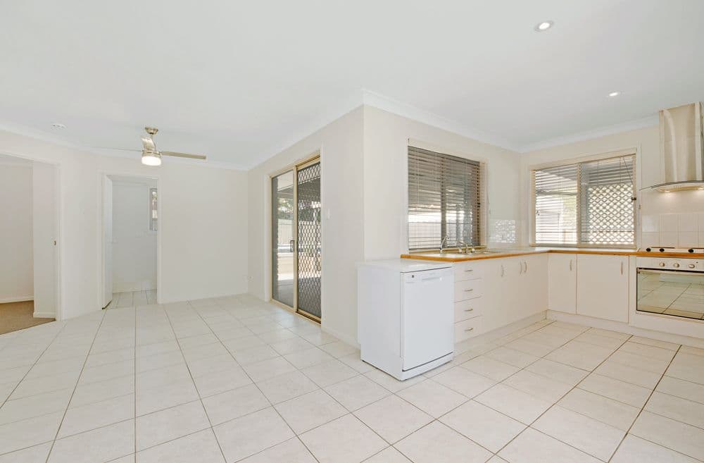 9 Vanda Place, Deception Bay QLD 4508, Deception Bay - Thumbnail 2