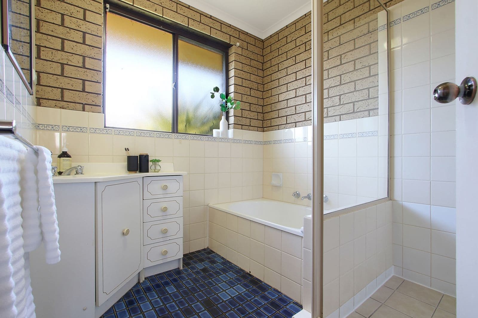 411 Bevan Street, Lavington NSW 2641, Lavington - Thumbnail 7