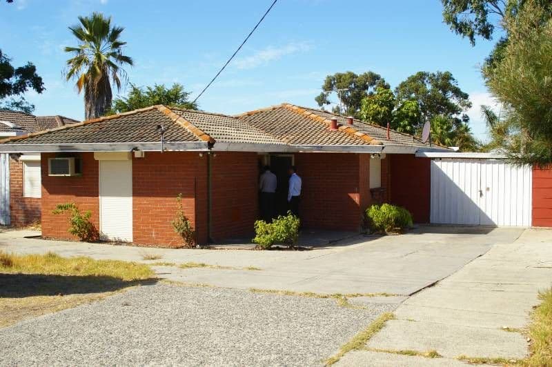 4 Chataway Road, GIRRAWHEEN WA 6064, Girrawheen - Thumbnail 2