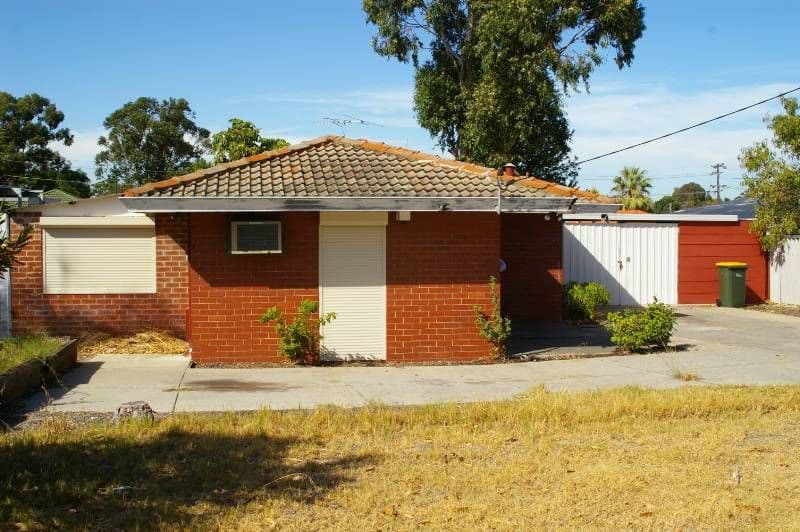4 Chataway Road, GIRRAWHEEN WA 6064, Girrawheen - Thumbnail 4