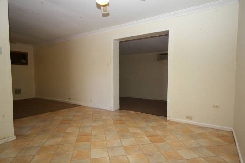 4 Chataway Road, GIRRAWHEEN WA 6064, Girrawheen - Thumbnail 7