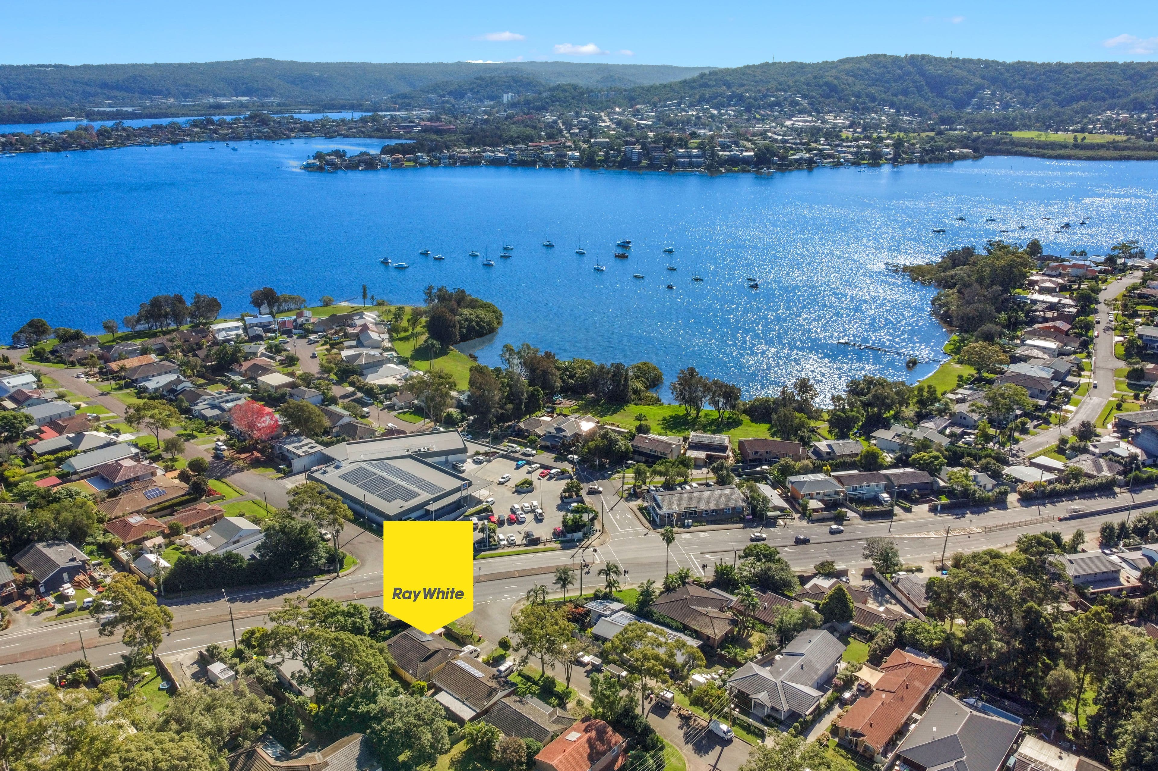 216 Avoca Drive, Green Point NSW 2251, Green Point - Thumbnail 3