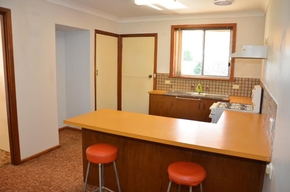 385 Dale Crescent, LAVINGTON NSW 2641, Lavington - Thumbnail 4