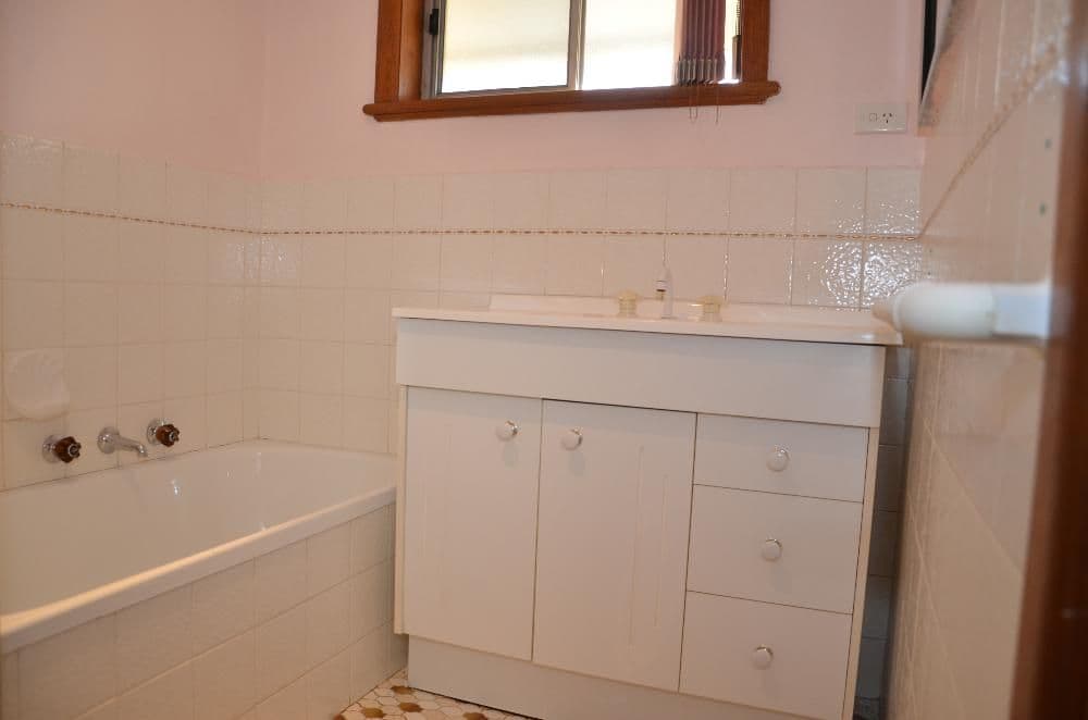 385 Dale Crescent, LAVINGTON NSW 2641, Lavington - Thumbnail 5
