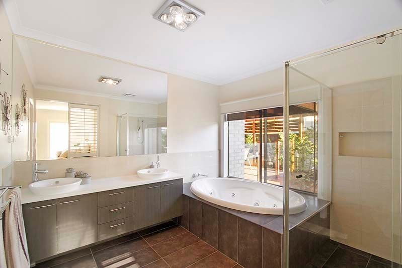 2  Burdekin Boulevard, WATERWAYS VIC 3195, Waterways - Thumbnail 3