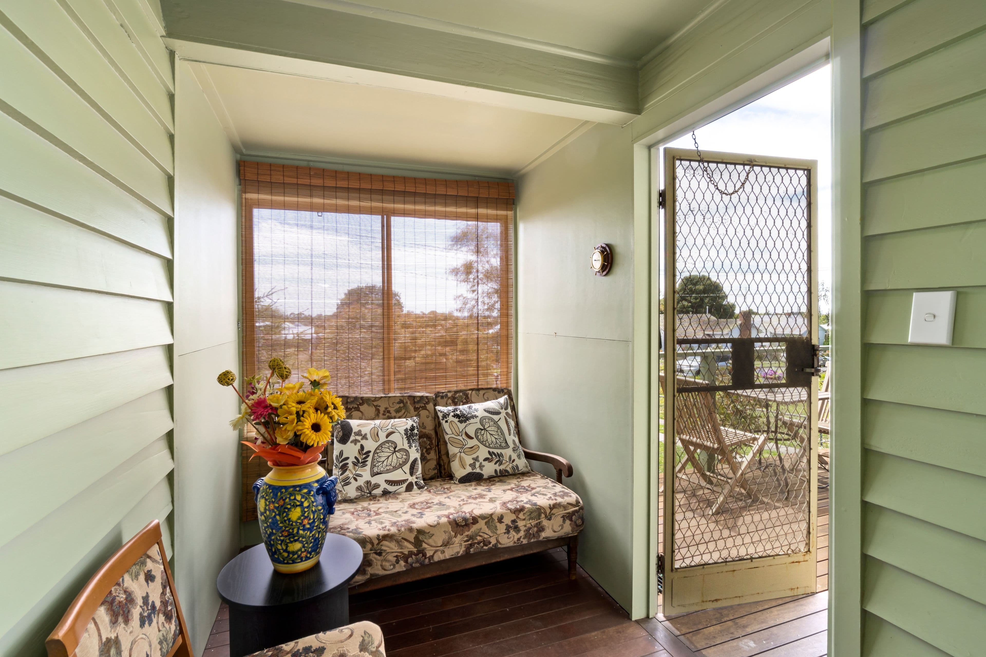 27 Russell Street, Camperdown VIC 3260, Camperdown - Thumbnail 2