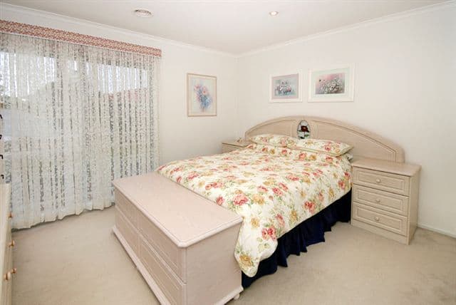 16 Perry Court, ROXBURGH PARK VIC 3064, Roxburgh Park - Thumbnail 3