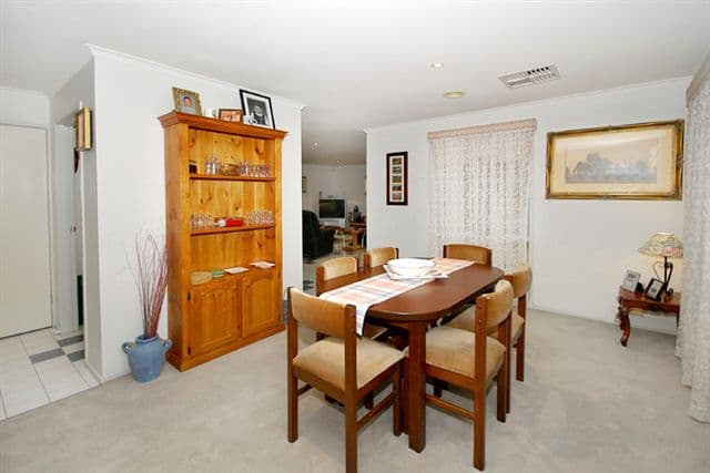 16 Perry Court, ROXBURGH PARK VIC 3064, Roxburgh Park - Thumbnail 5