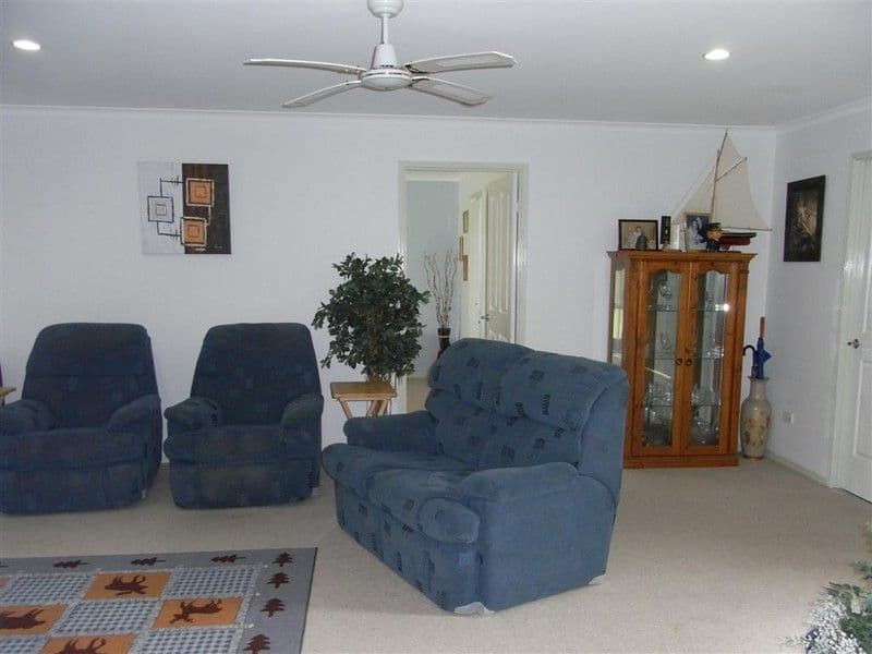 7 Merrilyn Court, Urangan QLD 4655, Urangan - Thumbnail 2