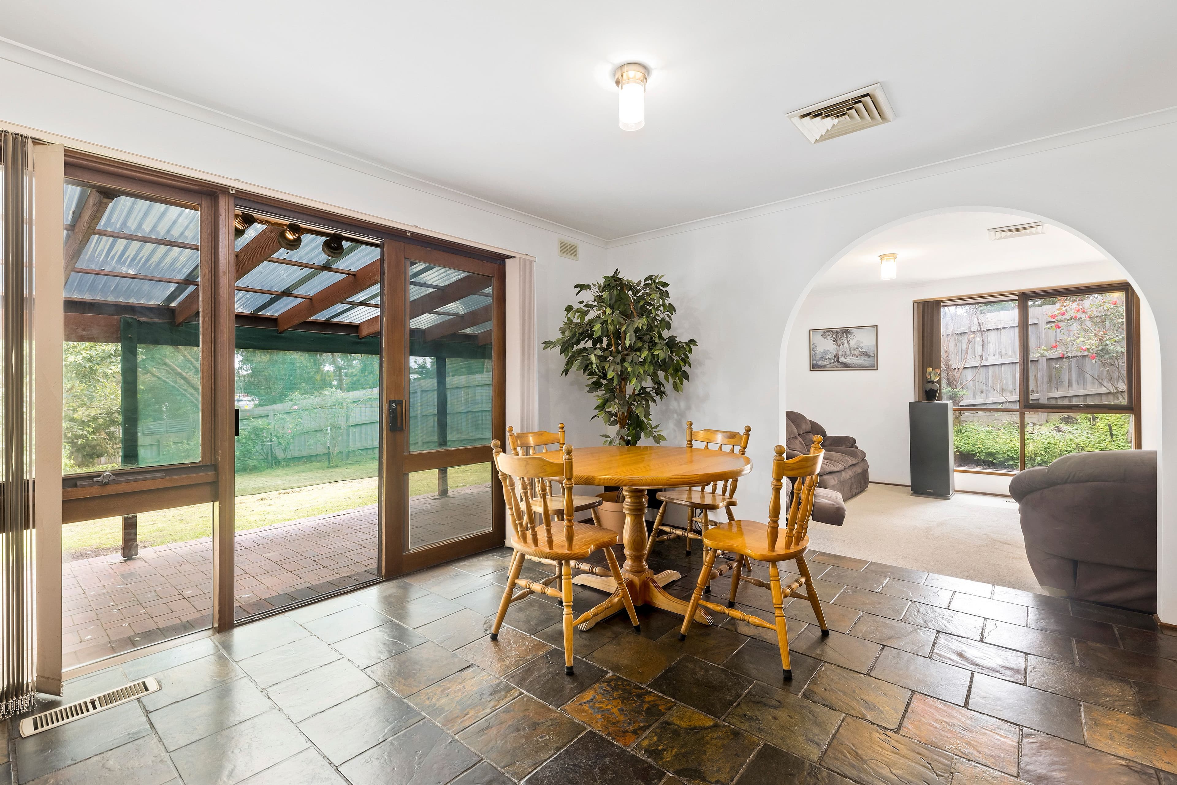 8 Regina Terrace, Doncaster East VIC 3109, Doncaster East - Thumbnail 3
