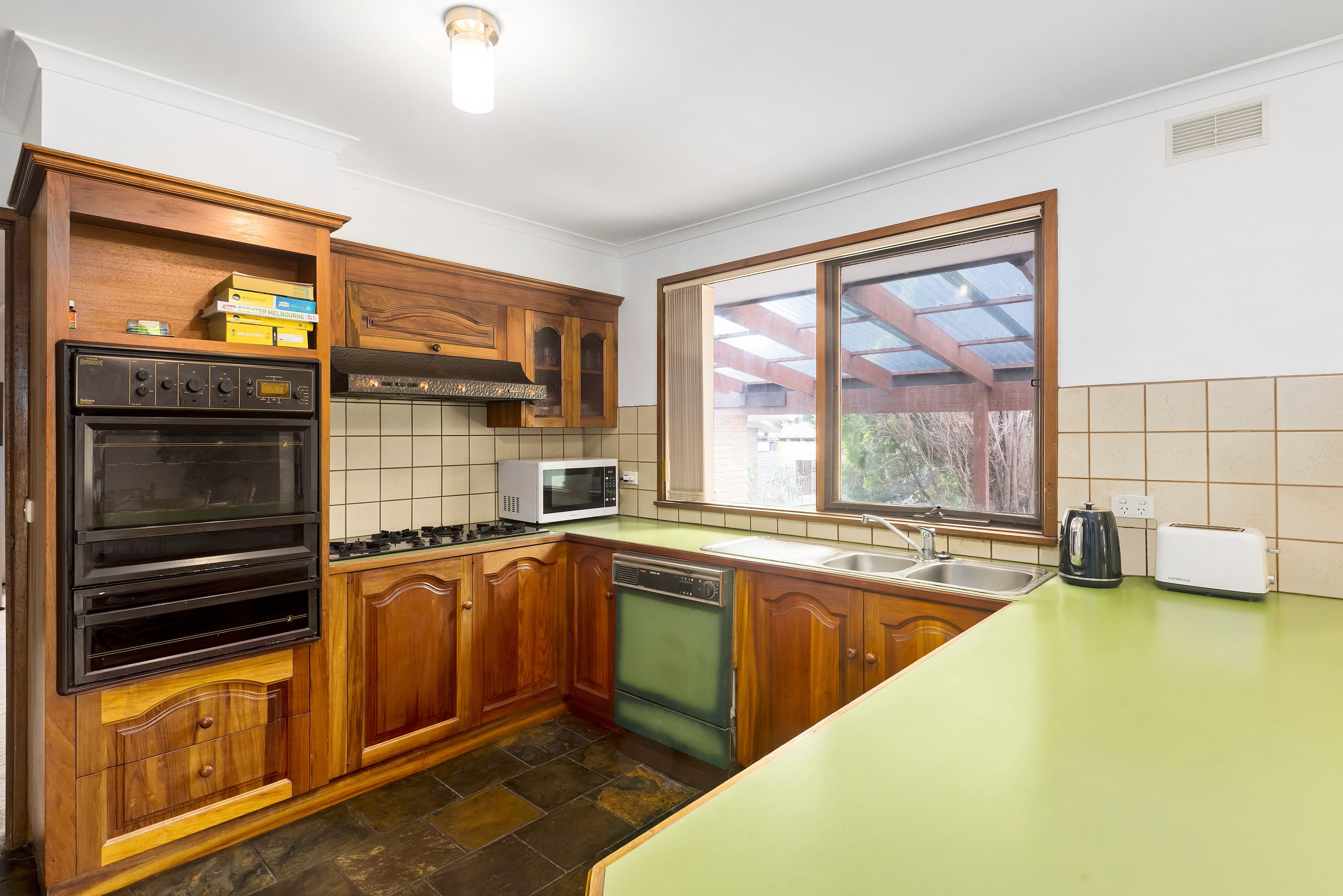 8 Regina Terrace, Doncaster East VIC 3109, Doncaster East - Thumbnail 4
