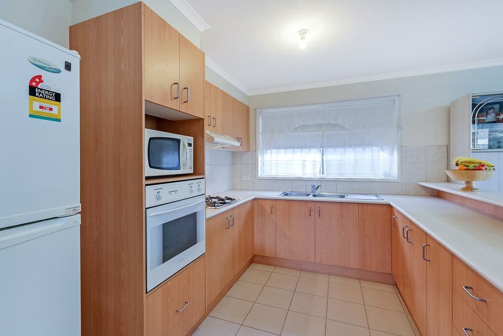 16 Erindale Place, CRAIGIEBURN VIC 3064, Craigieburn - Thumbnail 2