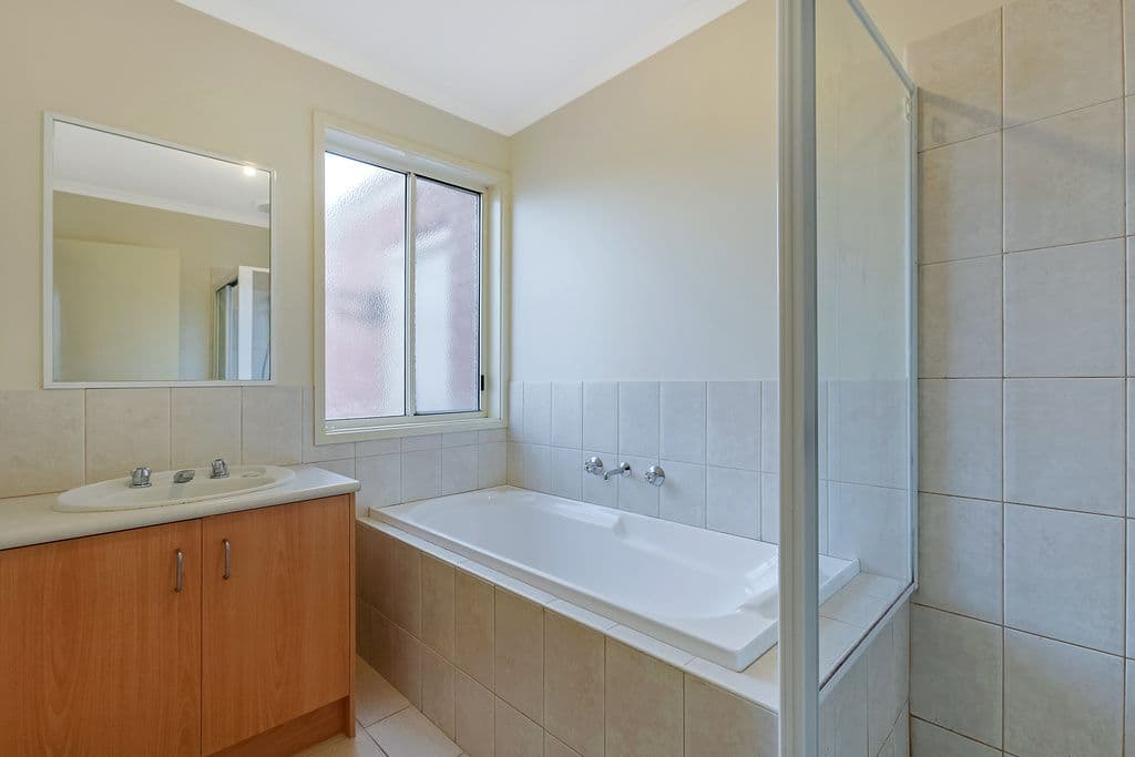 16 Erindale Place, CRAIGIEBURN VIC 3064, Craigieburn - Thumbnail 6
