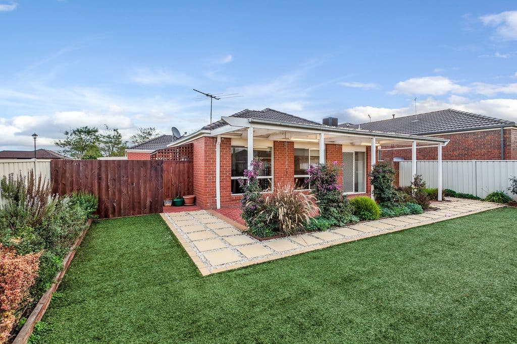 16 Erindale Place, CRAIGIEBURN VIC 3064, Craigieburn - Thumbnail 8