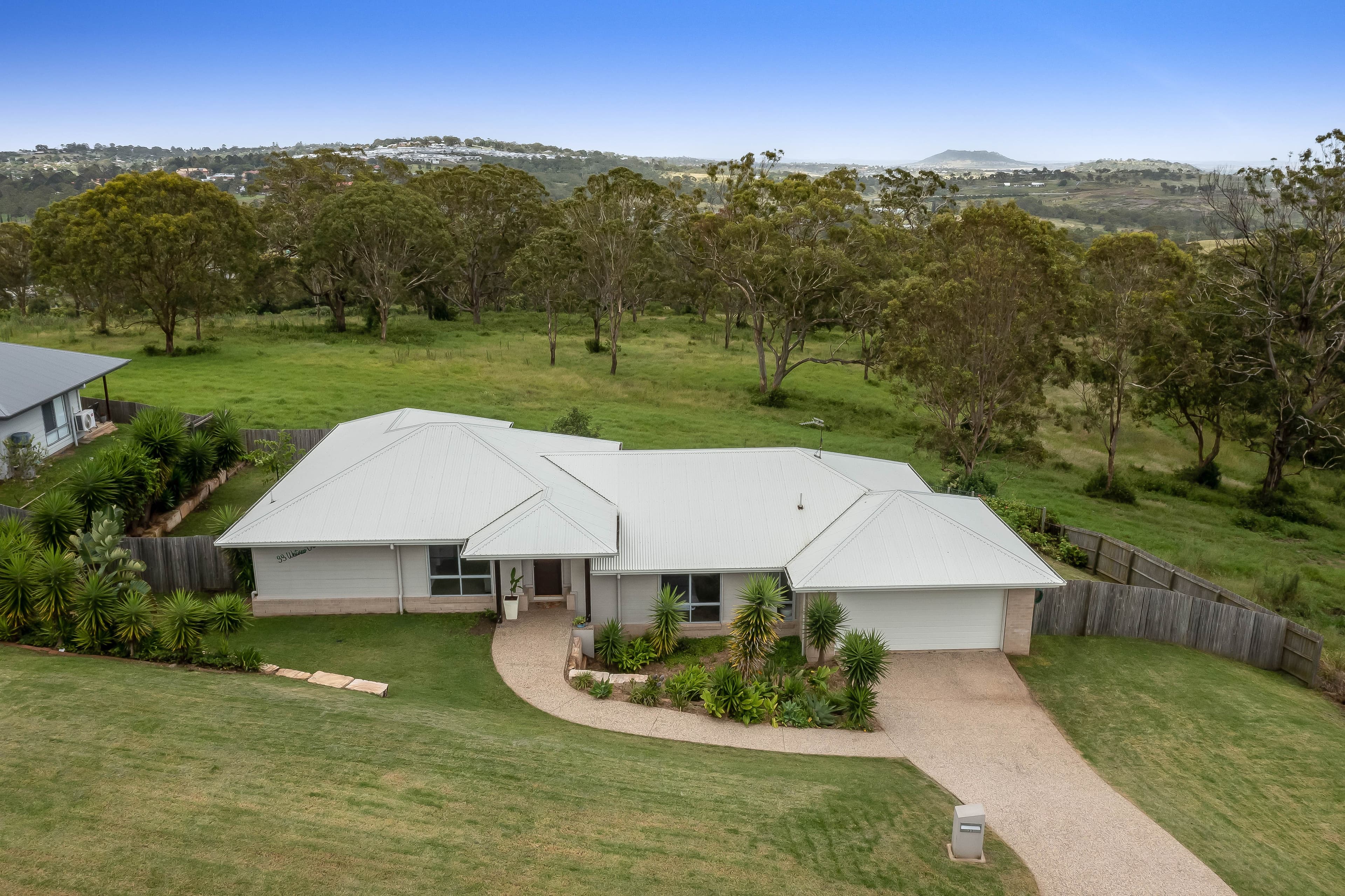 33 Westview Drive, Mount Kynoch QLD 4350, Mount Kynoch - Thumbnail 2
