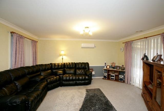 45 Yentoo Drive, GLENFIELD PARK NSW 2650, Glenfield Park - Thumbnail 8