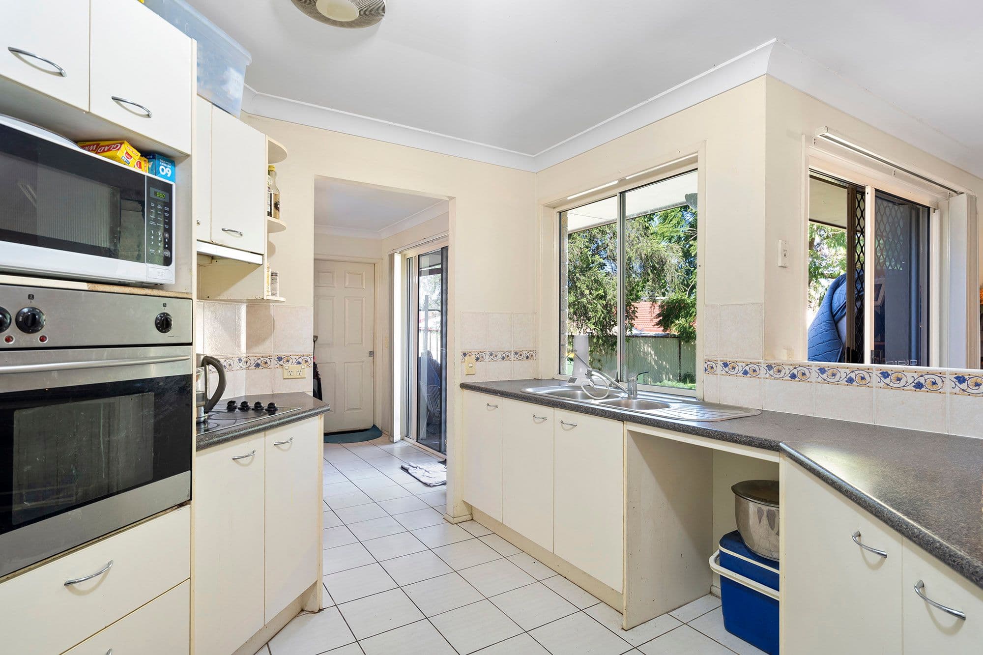 56 Juers Street, Kingston QLD 4114, Kingston - Thumbnail 4