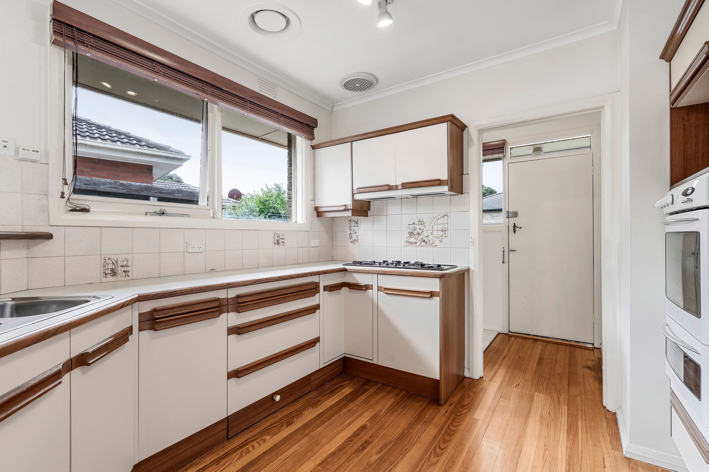 50 Ivanhoe Street, Glen Waverley VIC 3150, Glen Waverley - Thumbnail 2