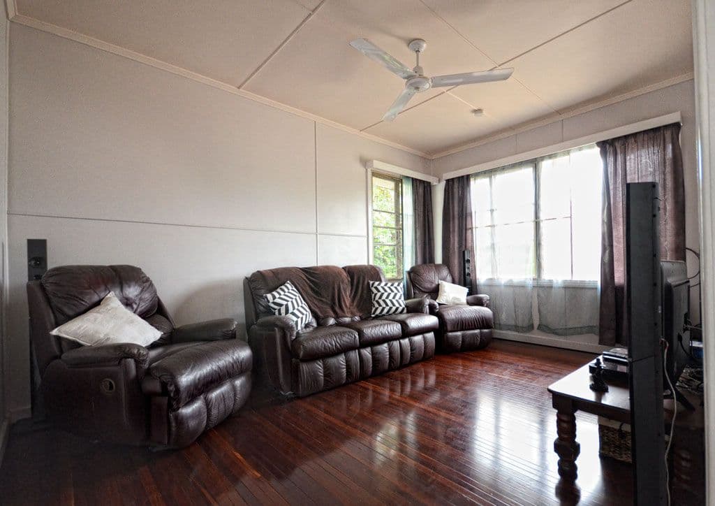 109 Bell Street, BILOELA QLD 4715, Biloela - Thumbnail 2