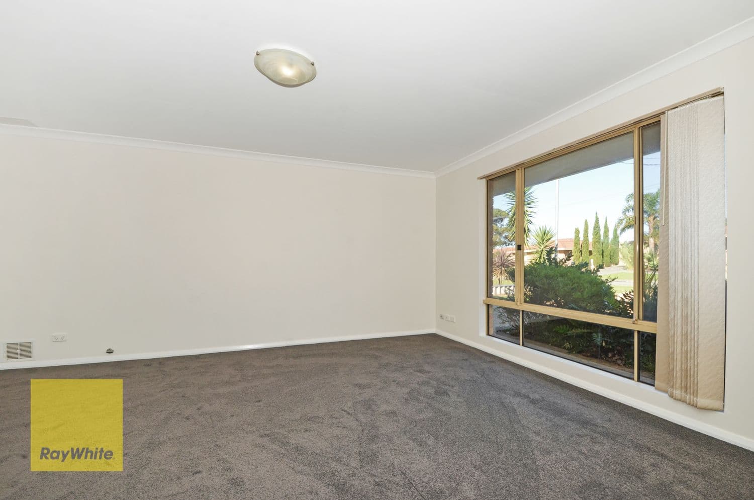 24 Seville Way, Orana WA 6330, Orana - Thumbnail 3