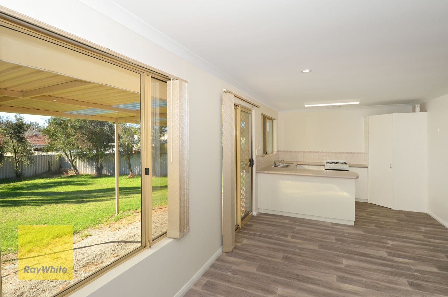 24 Seville Way, Orana WA 6330, Orana - Thumbnail 4