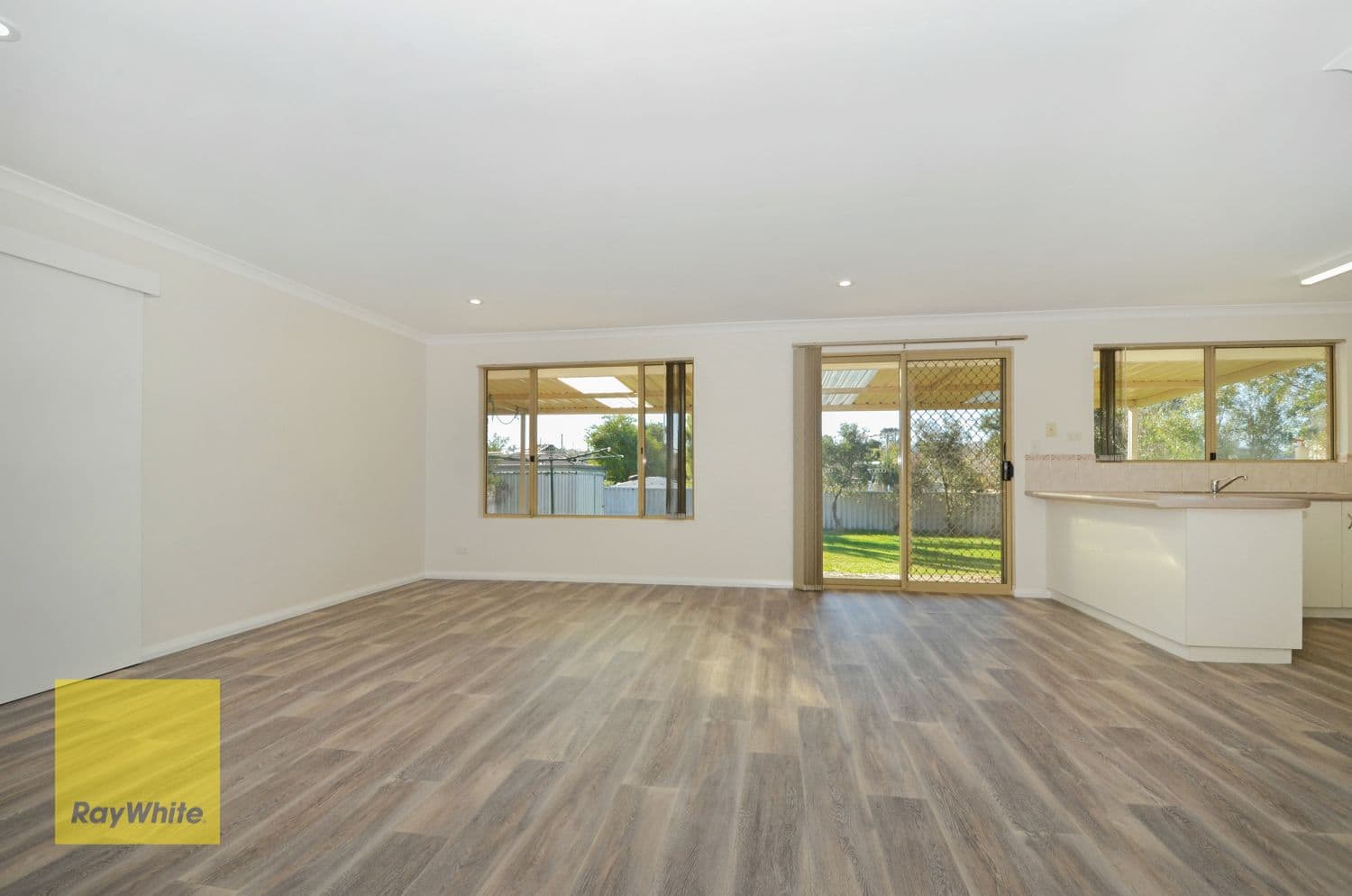 24 Seville Way, Orana WA 6330, Orana - Thumbnail 7