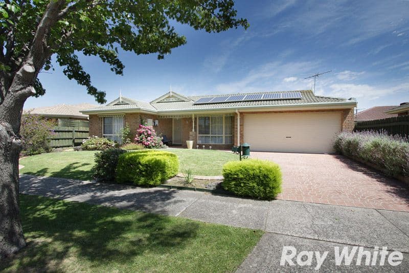 4 Holt Place, PAKENHAM VIC 3810, Pakenham - Image 1