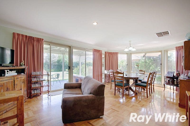 4 Holt Place, PAKENHAM VIC 3810, Pakenham - Thumbnail 3