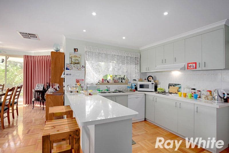 4 Holt Place, PAKENHAM VIC 3810, Pakenham - Thumbnail 4
