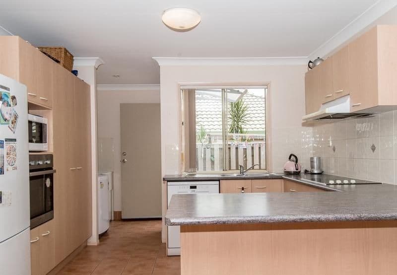 22 Marble Arch Place, Arundel QLD 4214, Arundel - Thumbnail 2